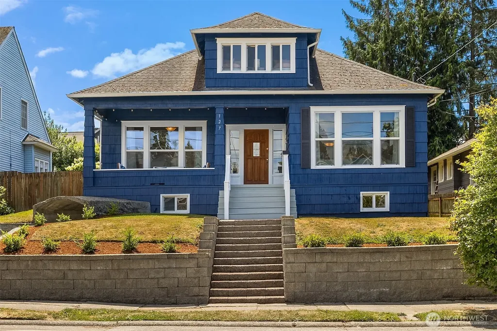 127 NE 56th Street Seattle WA 98105