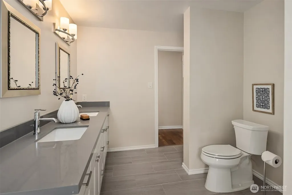 127 NE 56th Street Seattle WA 98105