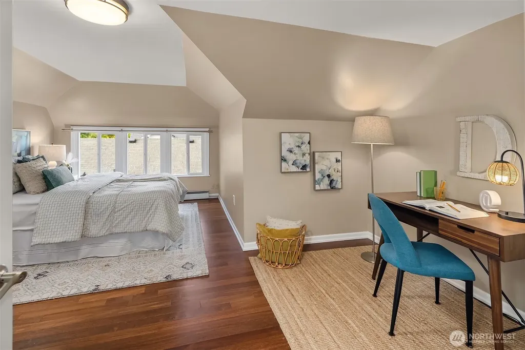 127 NE 56th Street Seattle WA 98105
