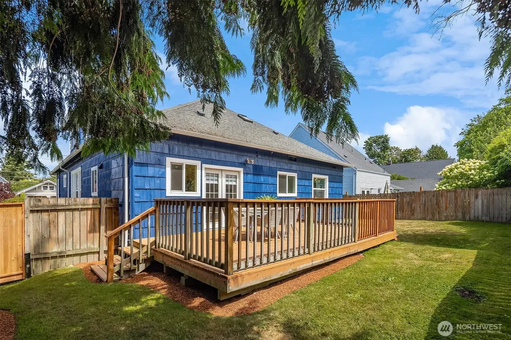 127 NE 56th Street Seattle WA 98105