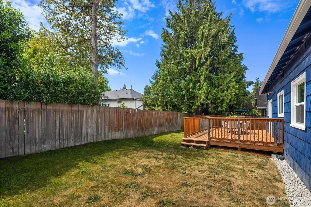 127 NE 56th Street Seattle WA 98105