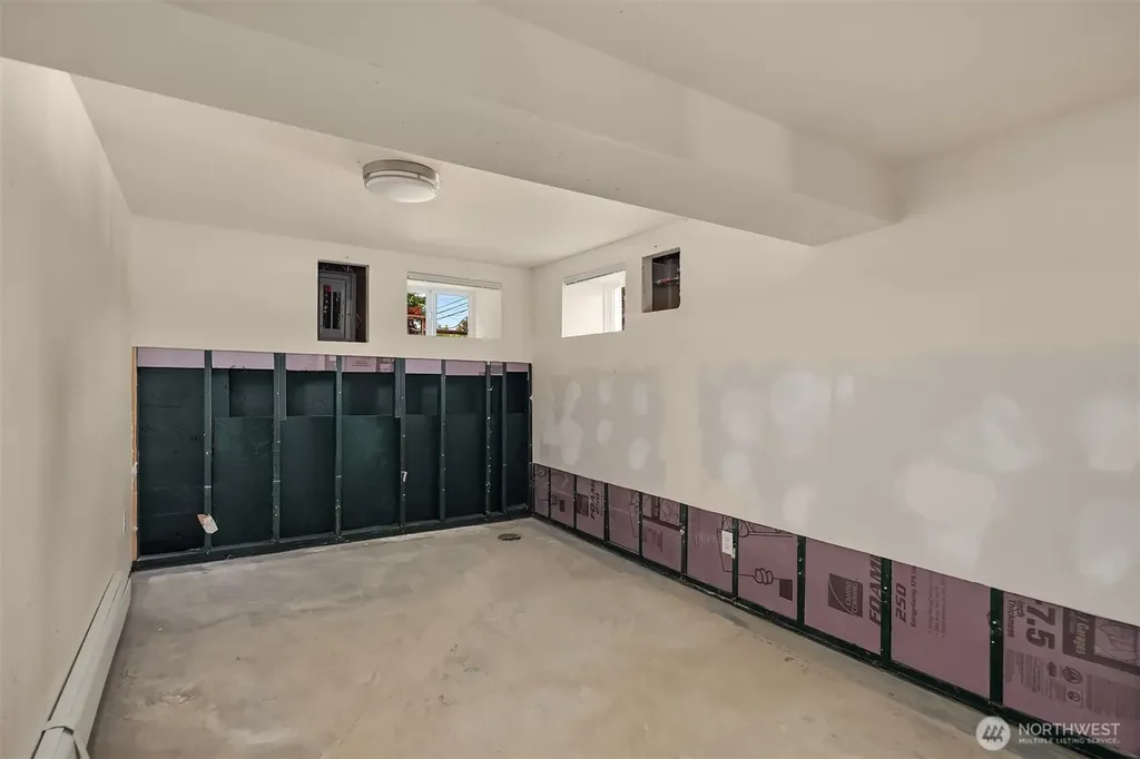 127 NE 56th Street Seattle WA 98105
