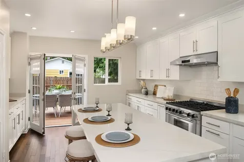 127 NE 56th Street Seattle WA 98105
