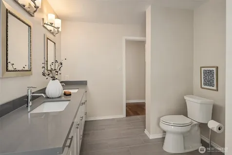 127 NE 56th Street Seattle WA 98105
