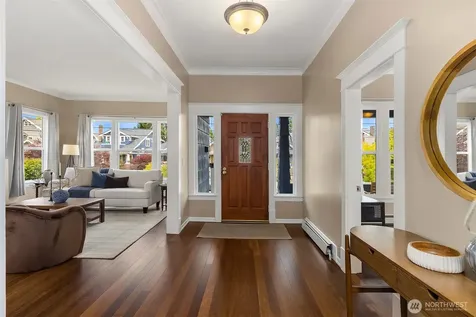 127 NE 56th Street Seattle WA 98105