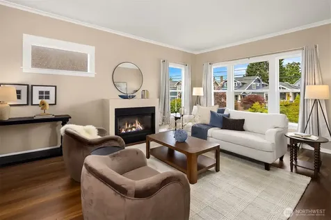 127 NE 56th Street Seattle WA 98105
