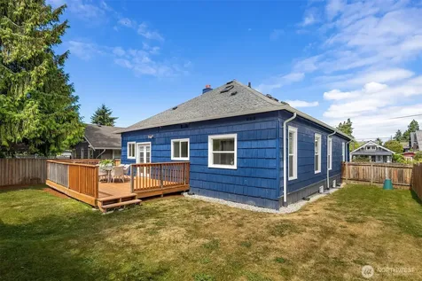 127 NE 56th Street Seattle WA 98105