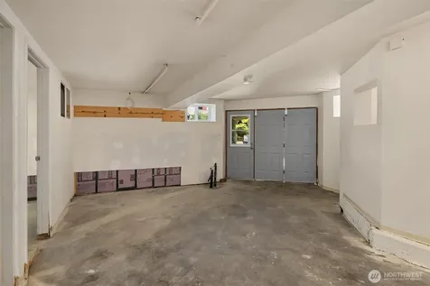 127 NE 56th Street Seattle WA 98105