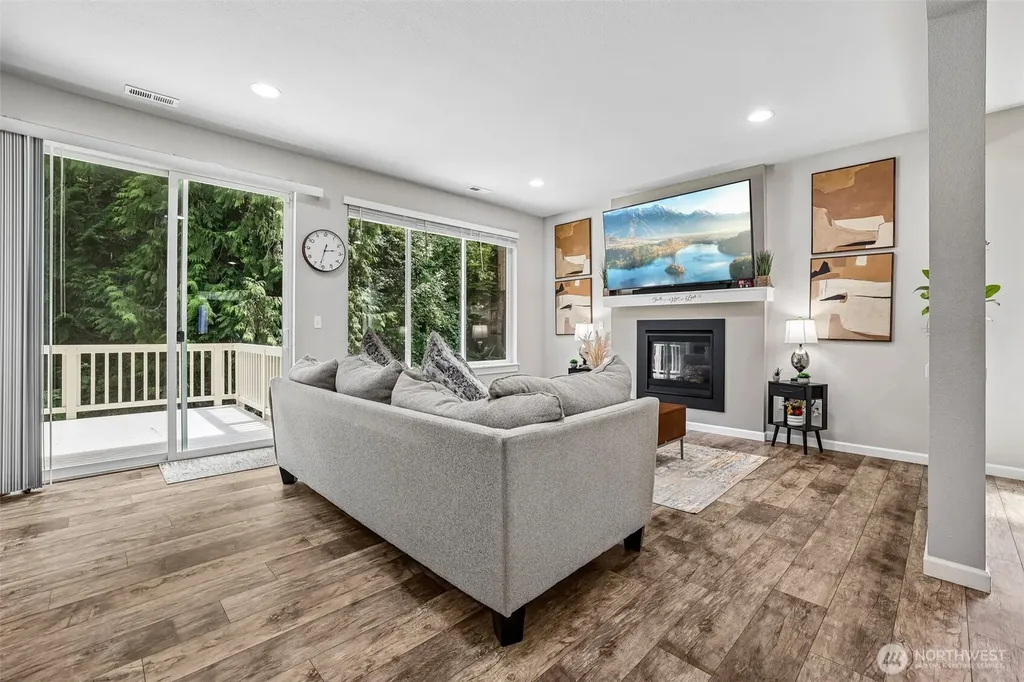 709 SE 101st Avenue SE Lake Stevens WA 98258