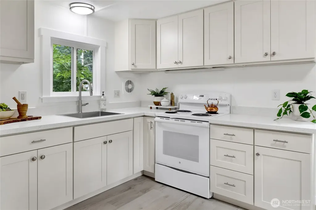 8558 Golden Valley Drive Maple Falls WA 98266