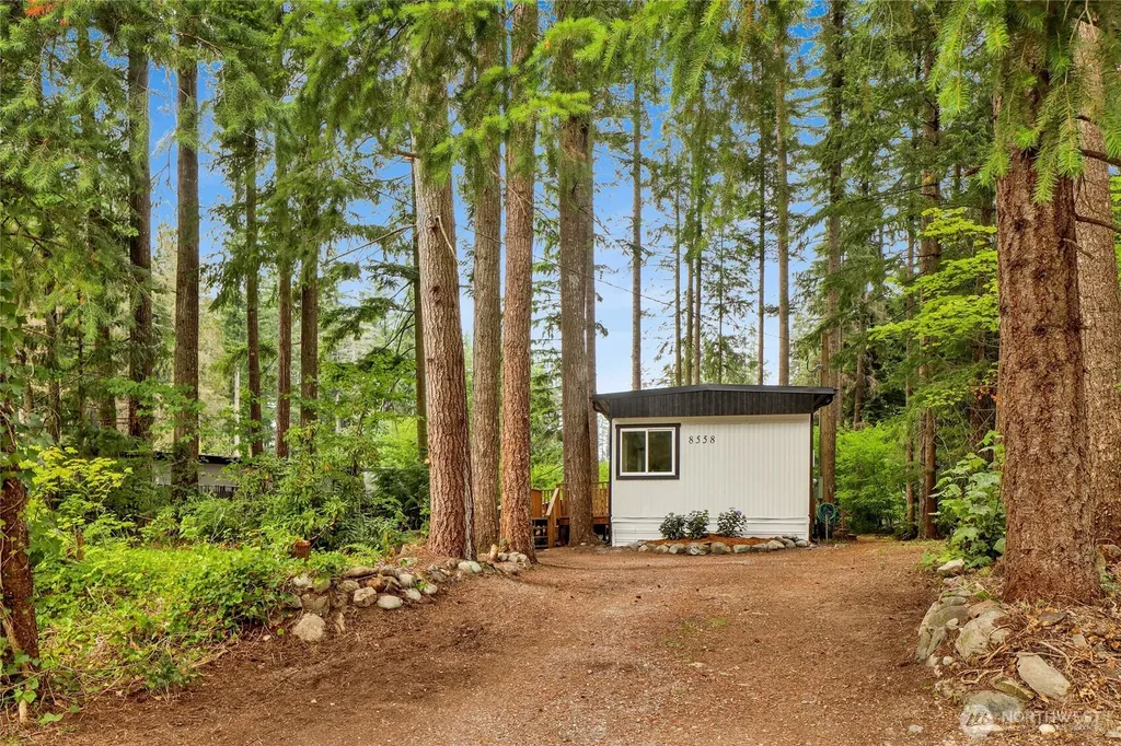 8558 Golden Valley Drive Maple Falls WA 98266