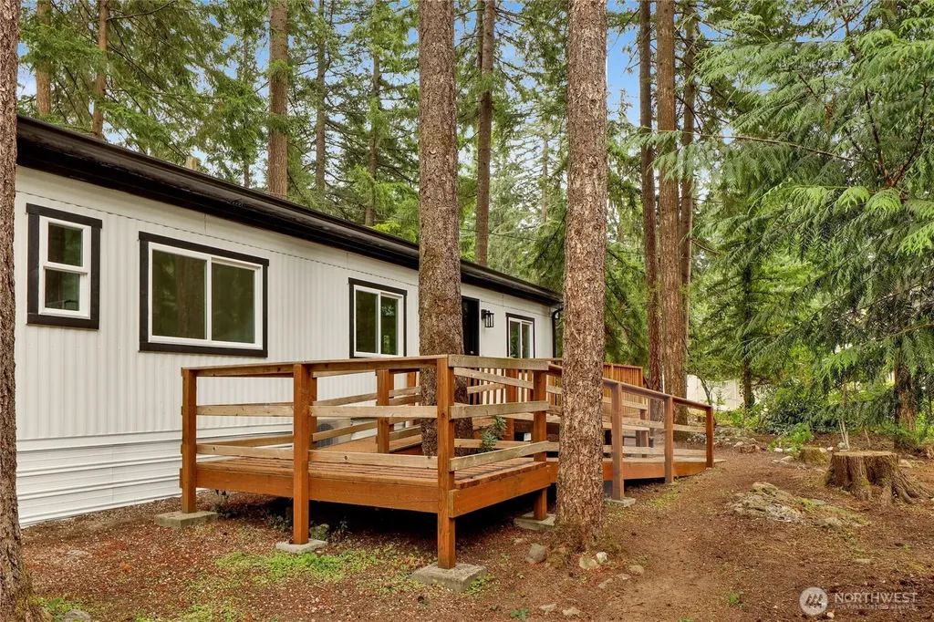 8558 Golden Valley Drive Maple Falls WA 98266
