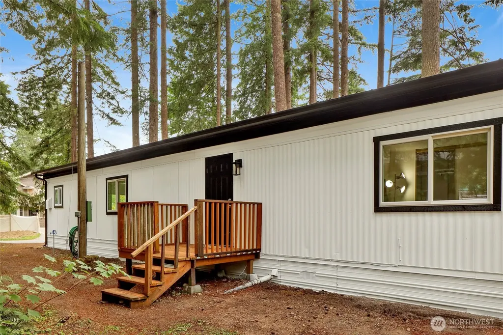 8558 Golden Valley Drive Maple Falls WA 98266