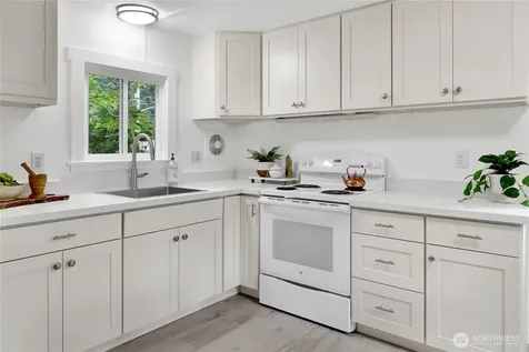 8558 Golden Valley Drive Maple Falls WA 98266