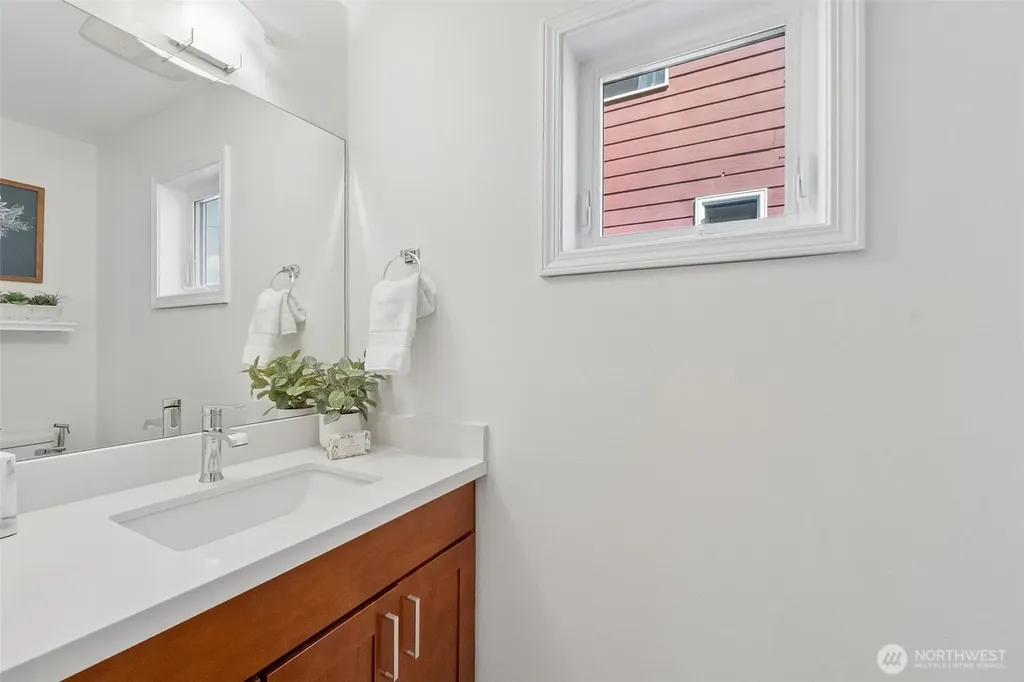 516 N 46th Street Seattle WA 98103