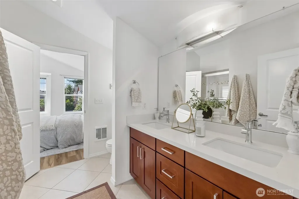 516 N 46th Street Seattle WA 98103