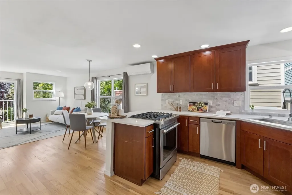 516 N 46th Street Seattle WA 98103
