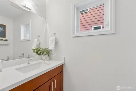 516 N 46th Street Seattle WA 98103