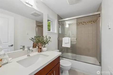 516 N 46th Street Seattle WA 98103