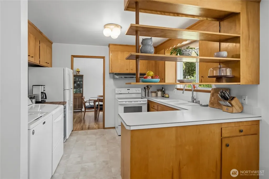 16630 3rd Avenue S Burien WA 98148
