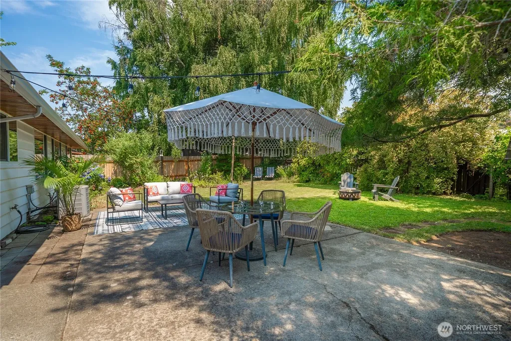 16630 3rd Avenue S Burien WA 98148
