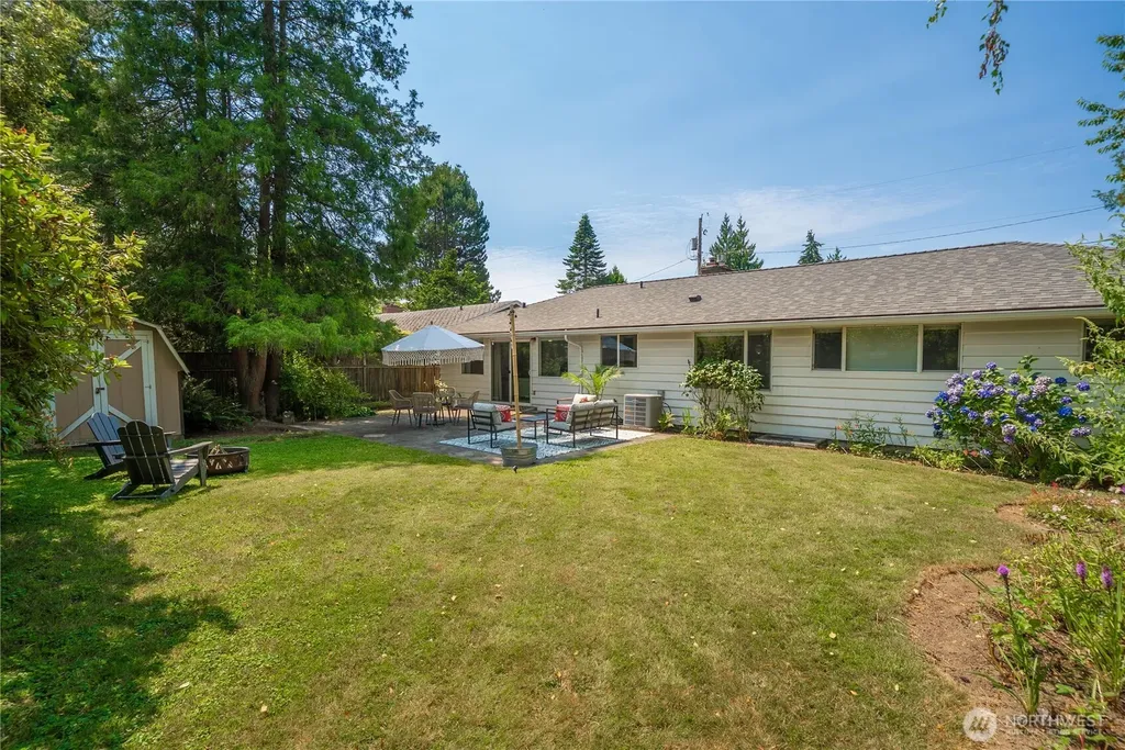 16630 3rd Avenue S Burien WA 98148