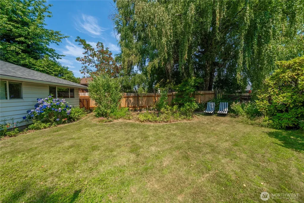 16630 3rd Avenue S Burien WA 98148