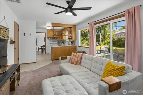 16630 3rd Avenue S Burien WA 98148