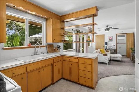 16630 3rd Avenue S Burien WA 98148