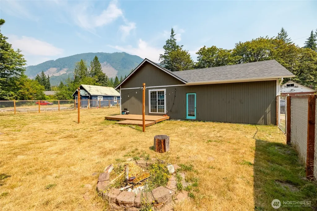 26706 469th Avenue NE Darrington WA 98241