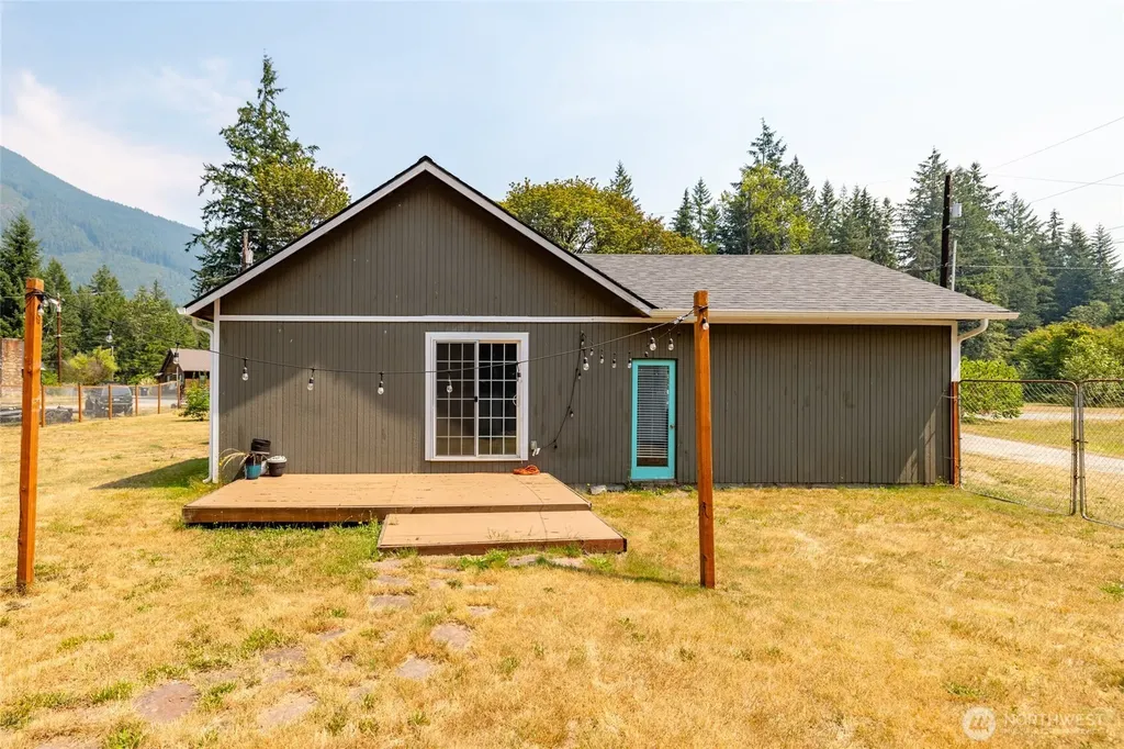 26706 469th Avenue NE Darrington WA 98241