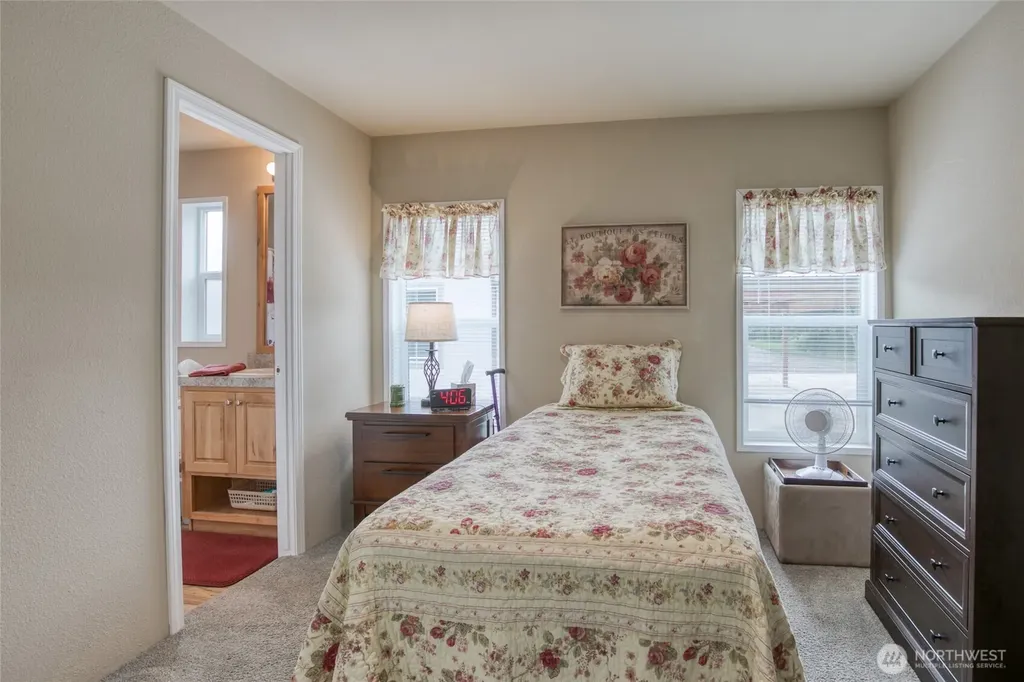 2010 Broadway Avenue Hoquiam WA 98550