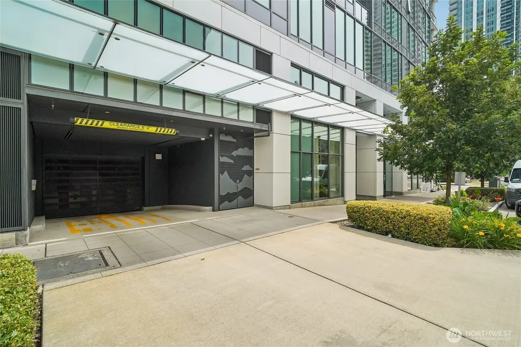 2510 6th Avenue Seattle WA 98121