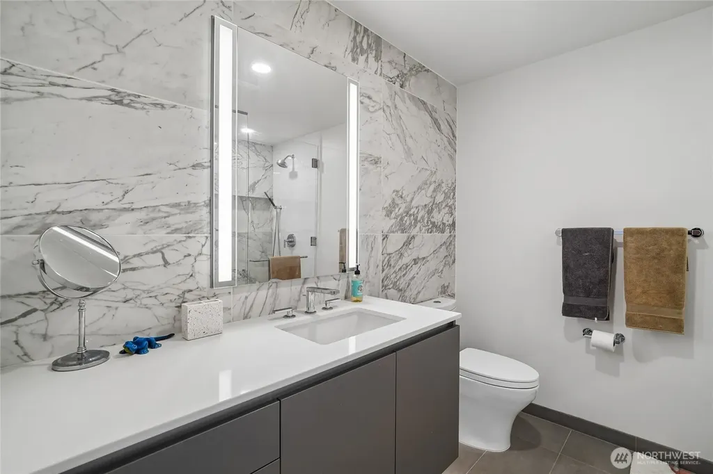 2510 6th Avenue Seattle WA 98121
