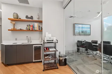 2510 6th Avenue Seattle WA 98121