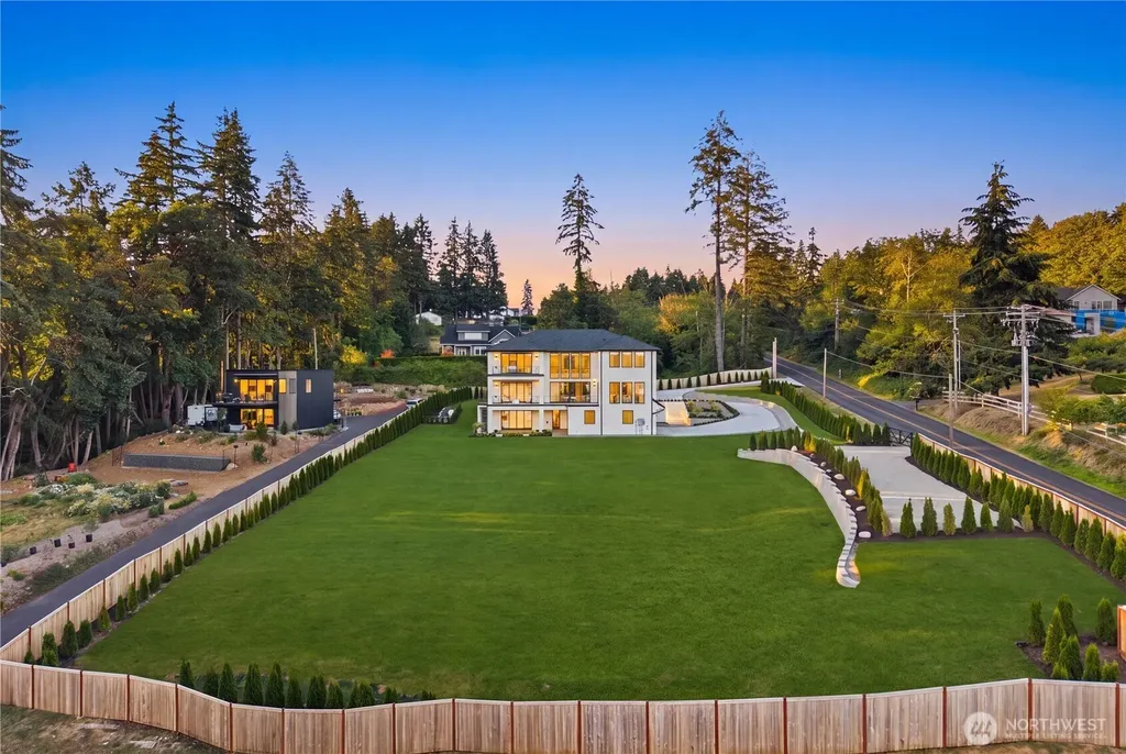 6220 Cromwell Drive NW Gig Harbor WA 98335