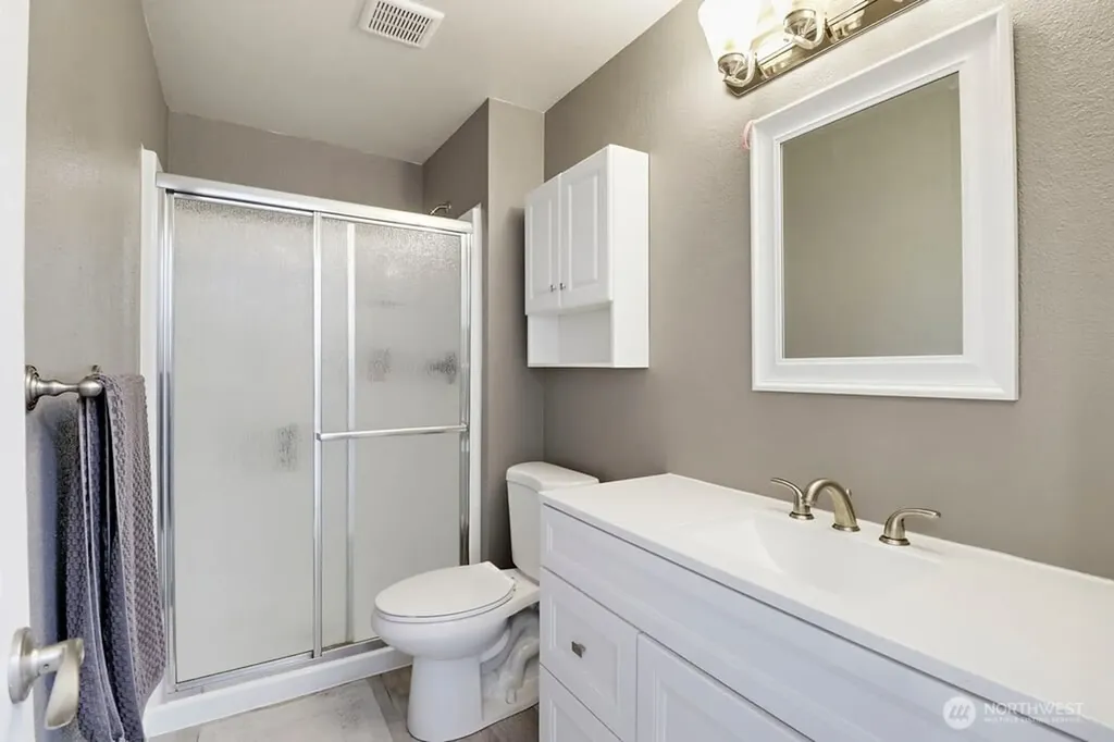 12512 SE 275th Place Kent WA 98030