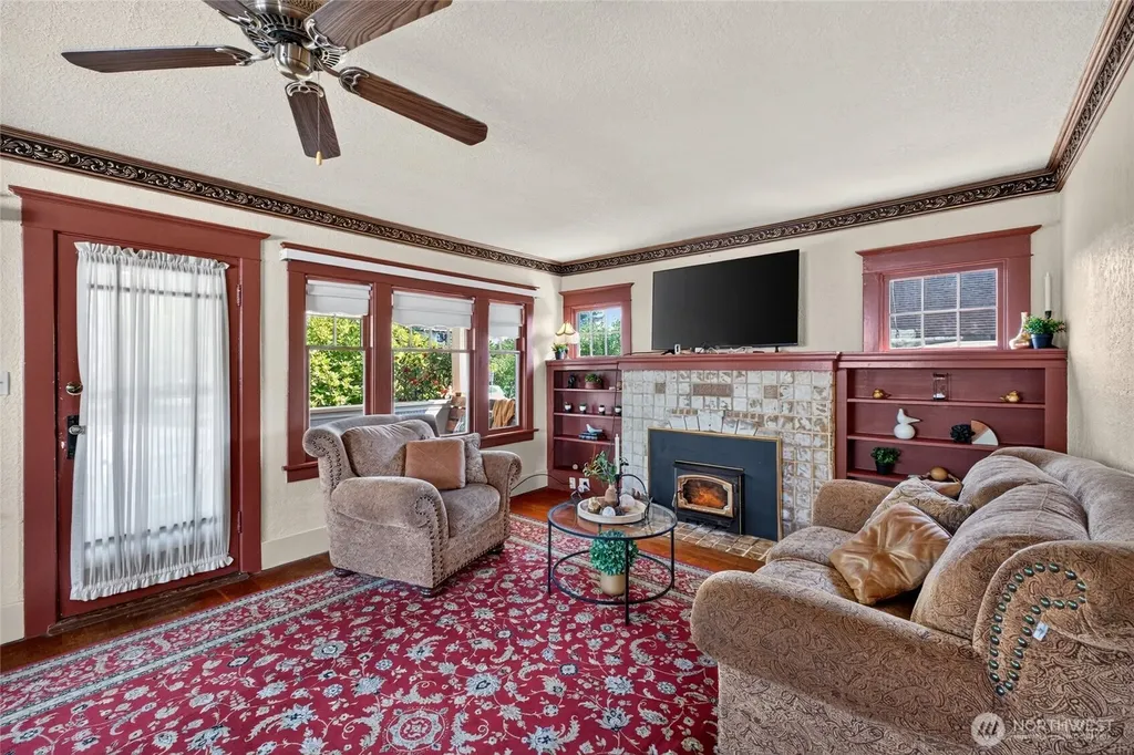 1372 Marion Street Enumclaw WA 98022