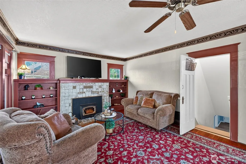 1372 Marion Street Enumclaw WA 98022