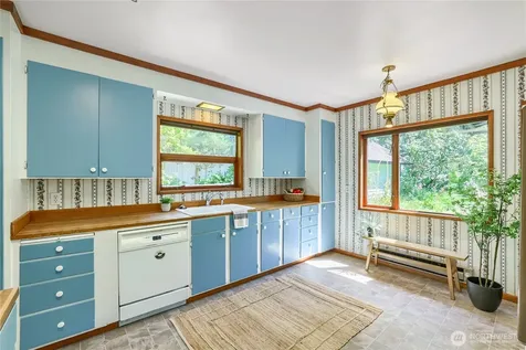 7637 NE 165th Street Kenmore WA 98028