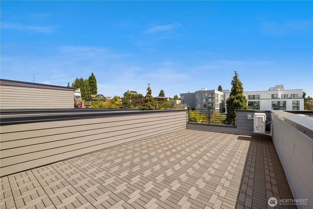 7009 9th Avenue NE Seattle WA 98115