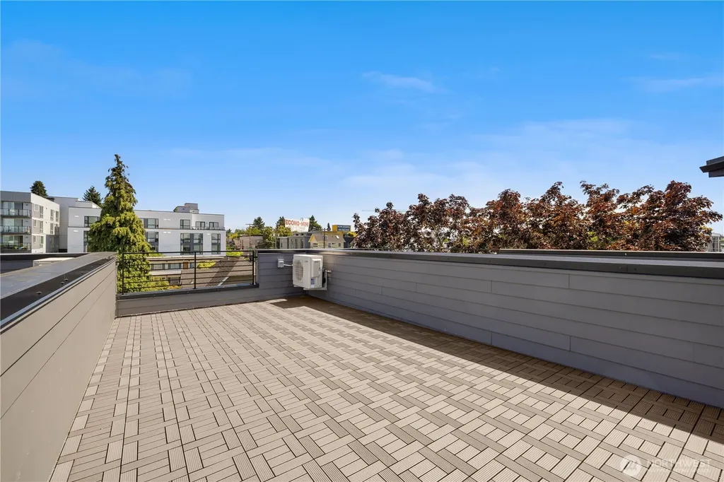7009 9th Avenue NE Seattle WA 98115