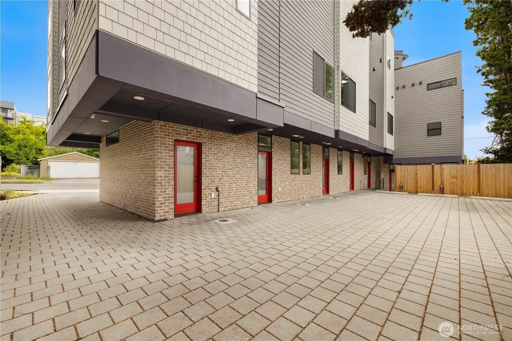 7009 9th Avenue NE Seattle WA 98115
