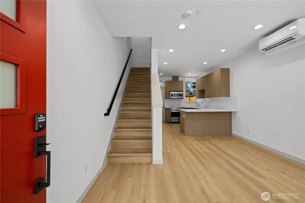 7009 9th Avenue NE Seattle WA 98115