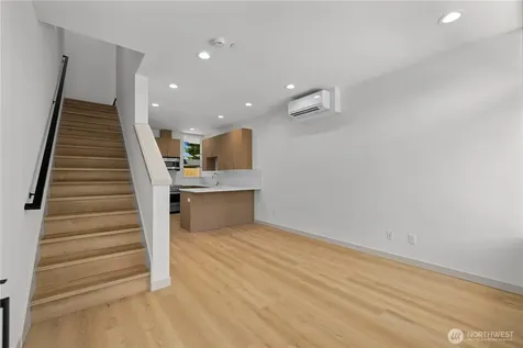 7009 9th Avenue NE Seattle WA 98115