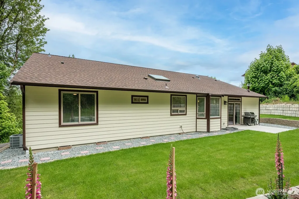 2820 256th Street NW Stanwood WA 98292
