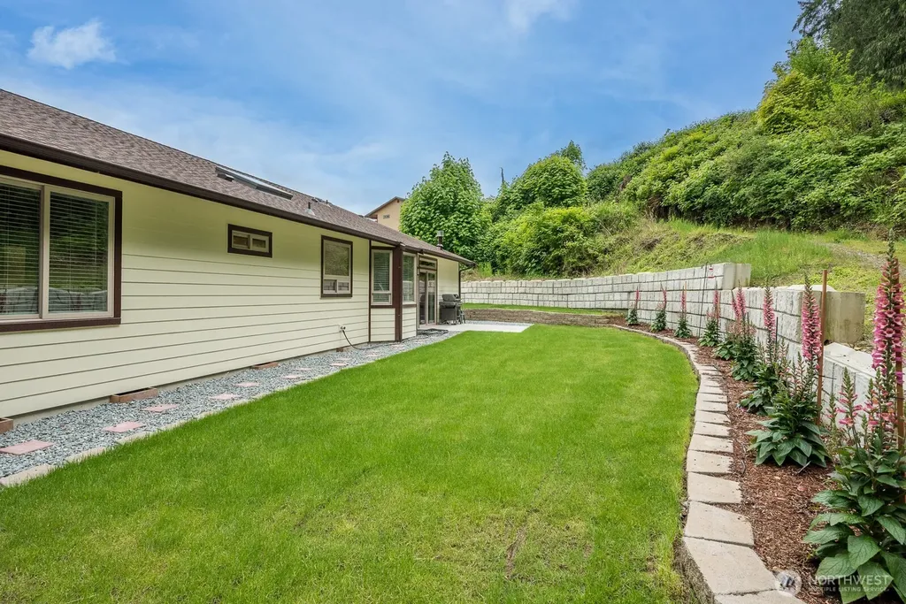 2820 256th Street NW Stanwood WA 98292