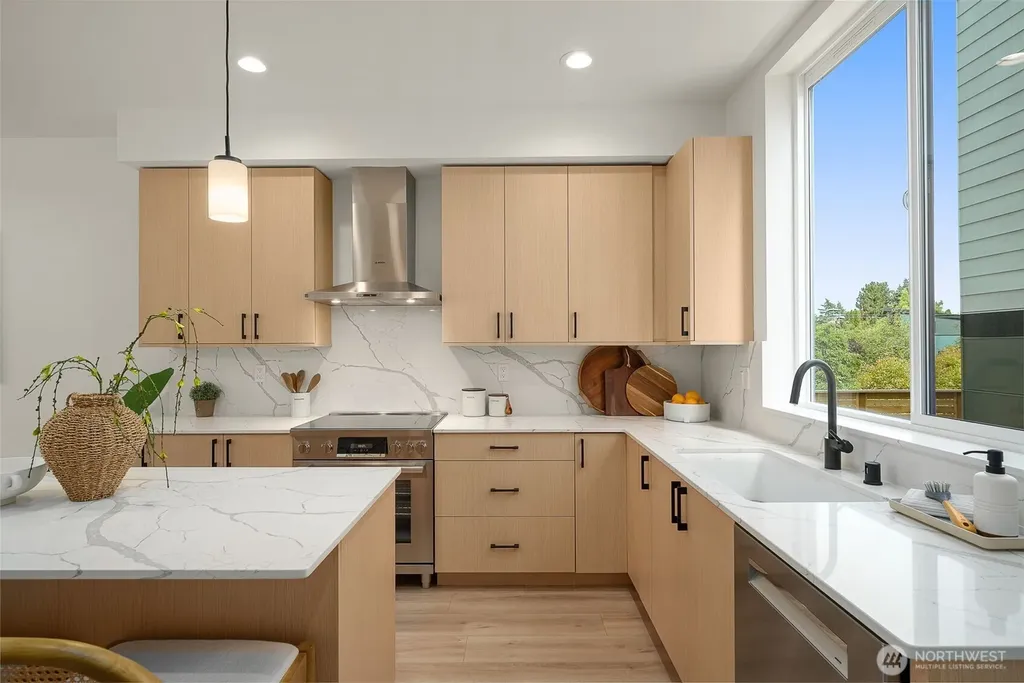 1912 Ferry Avenue SW Seattle WA 98116