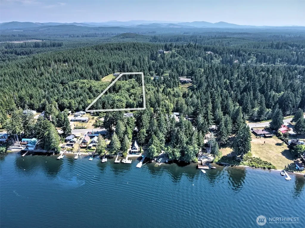 221 W Little Nahwatzel Drive Shelton WA 98584