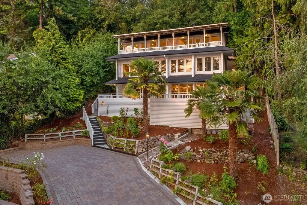 9674 50th Avenue SW Seattle WA 98136